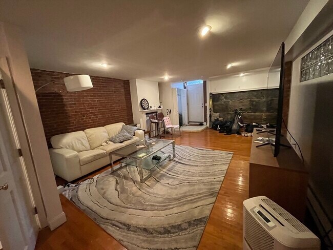 Photo - 915 Beacon St Unidad A