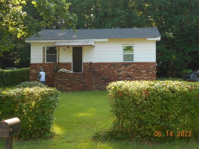 Building Photo - 751 Matthews St