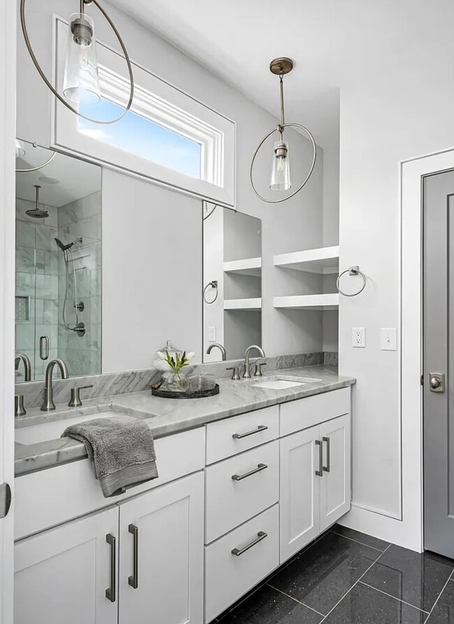 Photo - 108 N 8th St