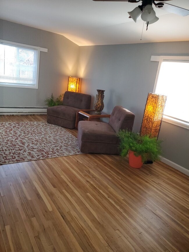 Photo - 114 14th St N