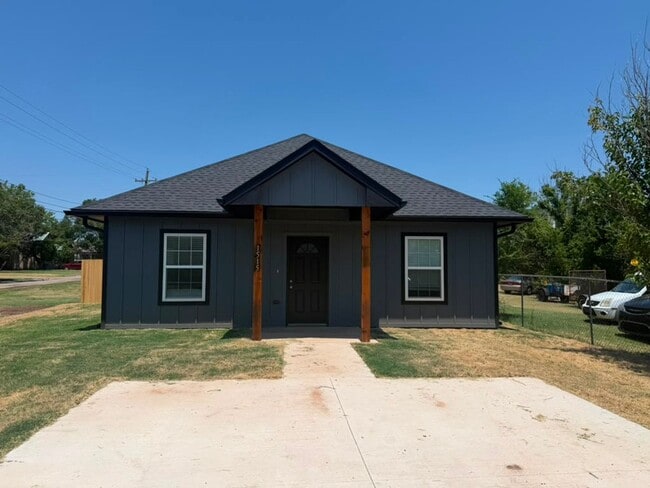 Building Photo - Newly Built 3-Bed Home with Modern Finishes in Lawton!