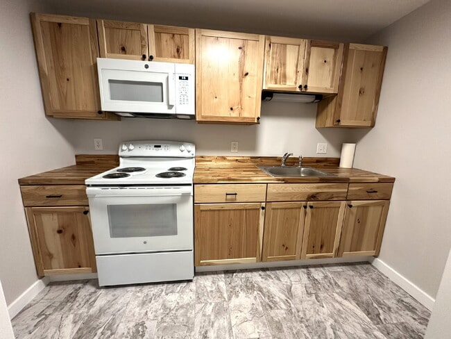Photo - Huge 2-Bedroom Apartment in Westminster
