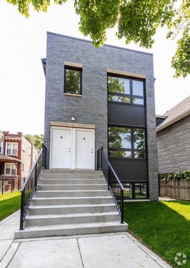 Building Photo - 1044 N Springfield Ave Unit 2 Rental