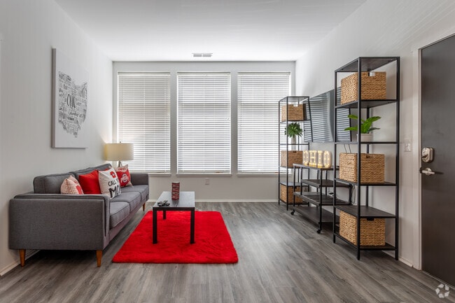 1BR, 1BA - 550SF - Living Room