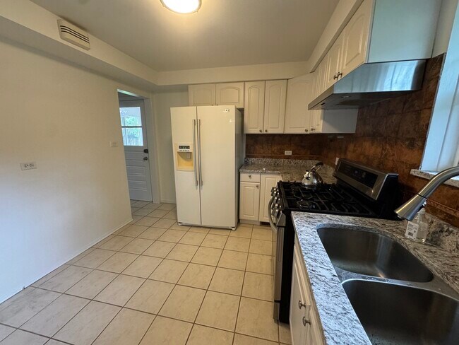 Photo - 1727 Dundee Rd