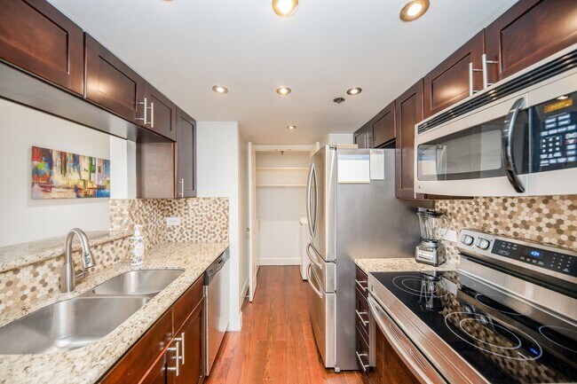 Photo - 3525 Sage Rd Unidad 710