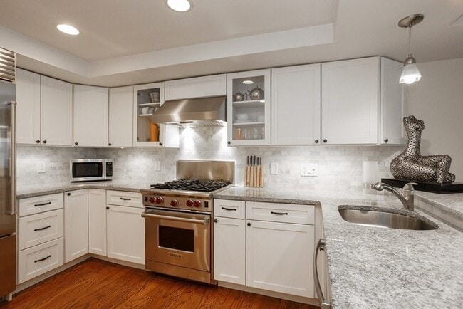 Photo - 20 Braddock Park Unit A