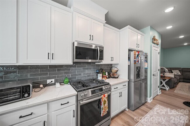 10037 Mamillion Dr