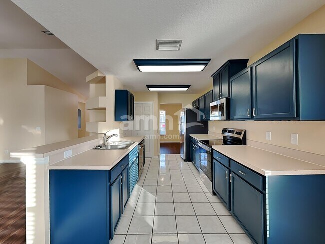 Photo - 4021 Kingsfield Dr