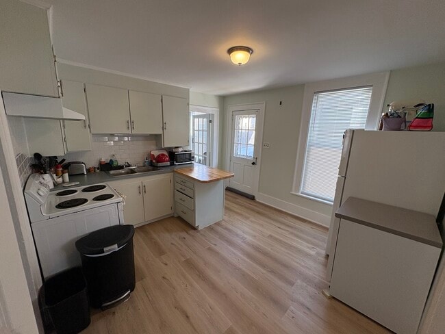 Photo - 14 Essex St Unit 1