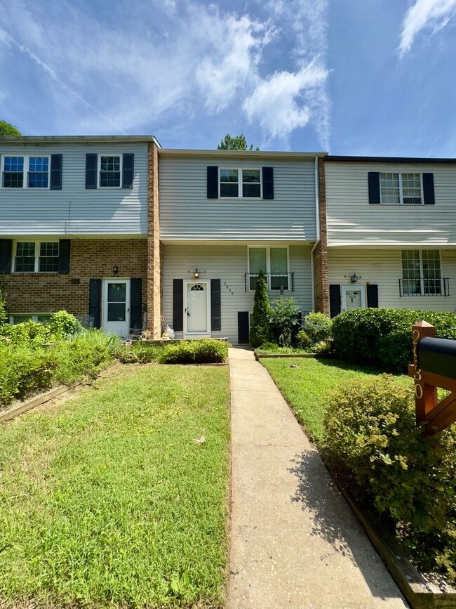 Charming 3 Bedroom/2 Bathroom Townhome in ... - Charming 3 Bedroom/2 Bathroom Townhome in ...