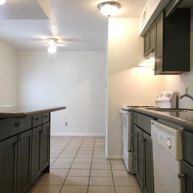 Dining Area - Pine Ridge Apartments