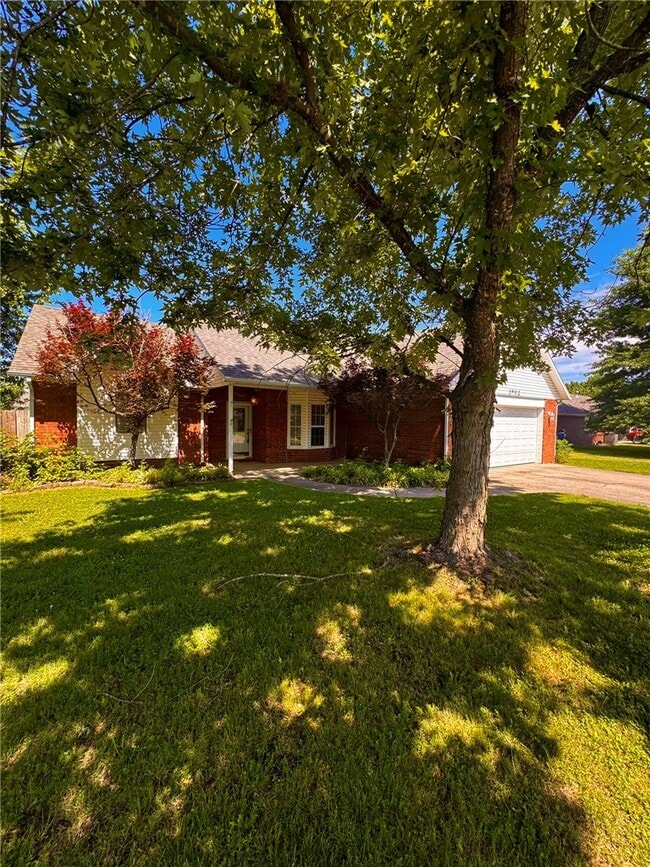 Photo - 3802 SW Maple Rd