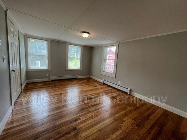 Photo - 39 Middle St