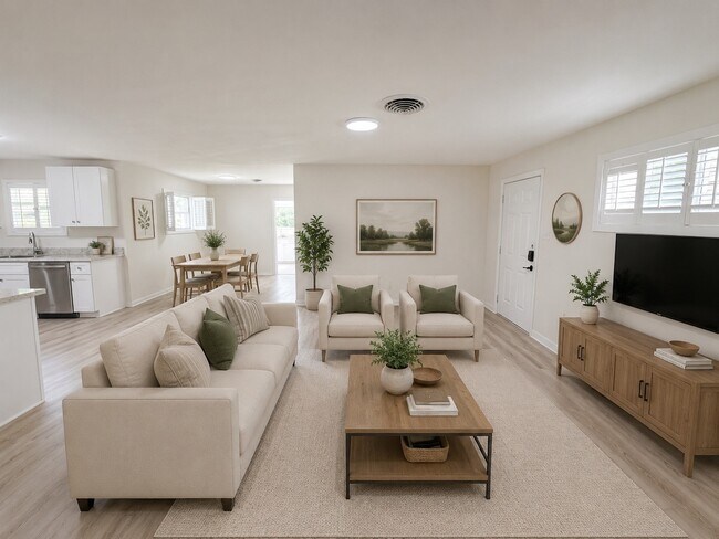 Photo - 807 W Murrill Ave