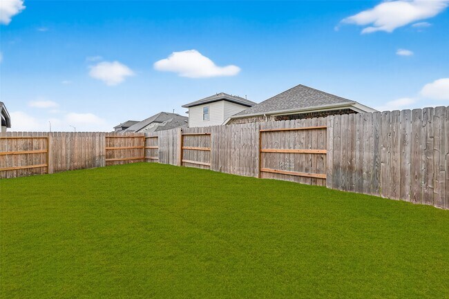 Building Photo - 5019 Bowen Pr Dr
