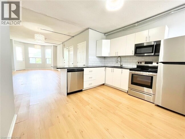 Photo - 121 Park St S Unit 5