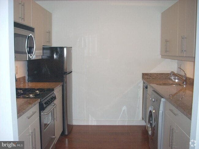 Building Photo - 219-29 S 18th St Unit 711 Rental