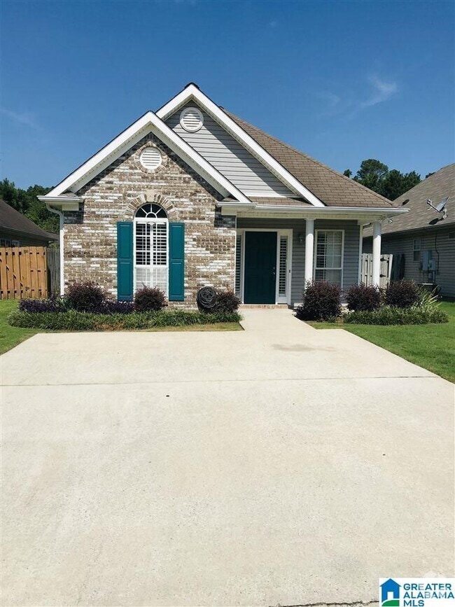 Building Photo - 218 Hidden Creek Dr Rental