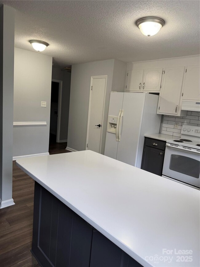 Photo - 609 Catawba Cir N