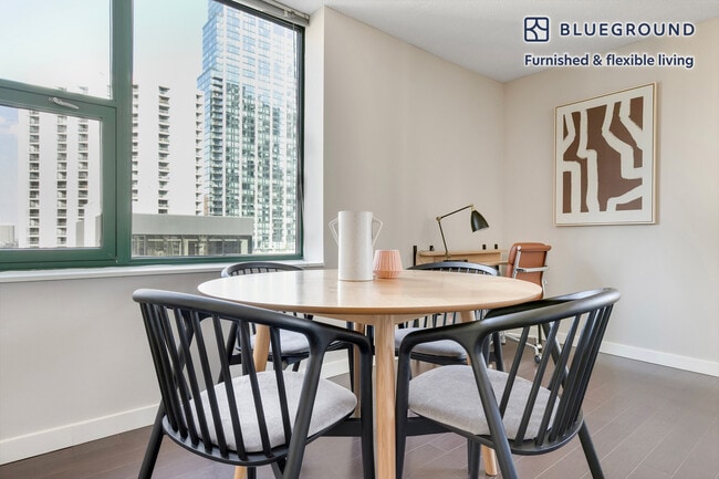 Photo - 77 W Huron St Unit FL17-ID1270