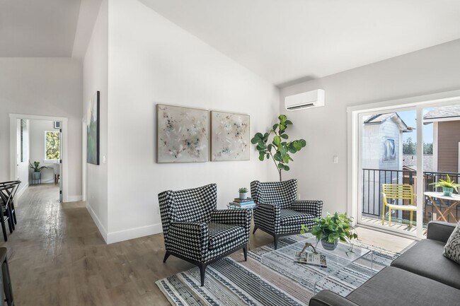Photo - 2058 NW Monterey Pines Dr Unit 1