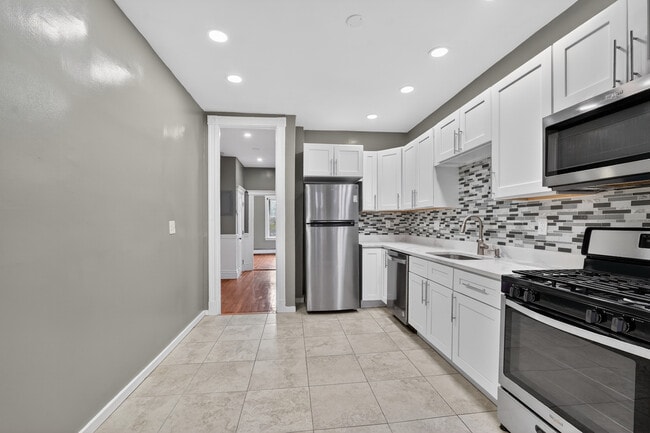 Photo - 129 Harrishof St Unit 2L