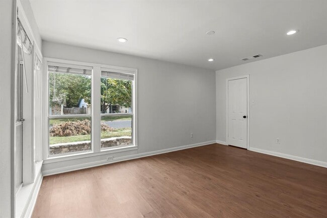 Photo - 10408 Firethorn Ln