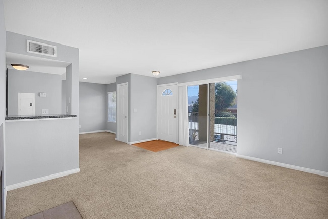 Building Photo - Unit 202 Unit 202