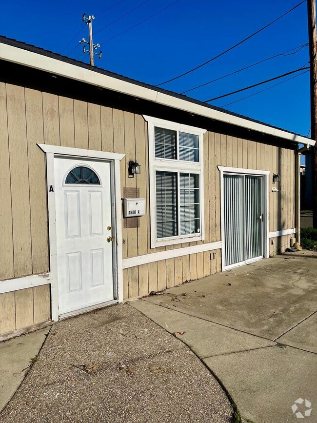 Building Photo - 1880 Hayes St Unit A Rental