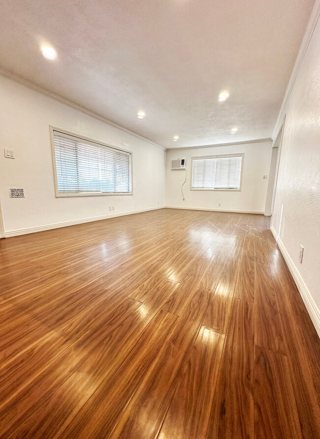 Unit 1 Living room - 437 E 8th St Unit 101