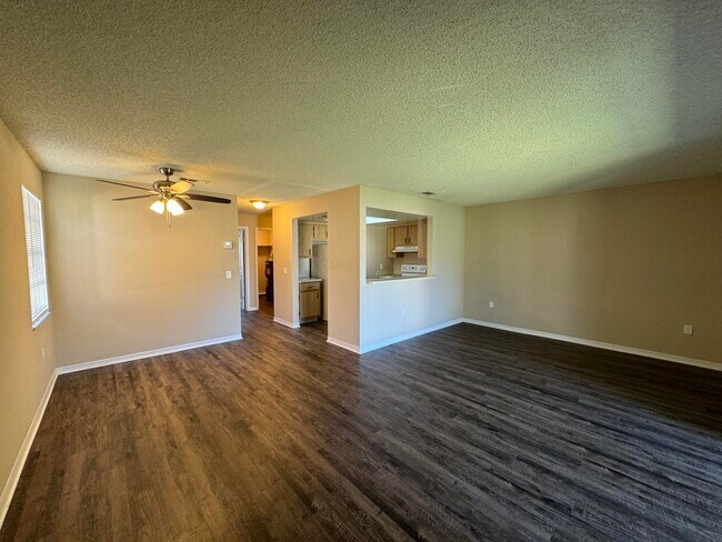 1058 Mollie Ln