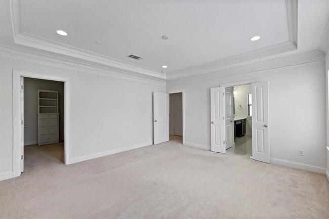 Photo - 1525 Johnson St