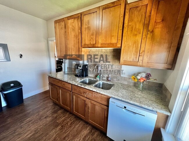 Photo - 201 E S 1st St Unit 8