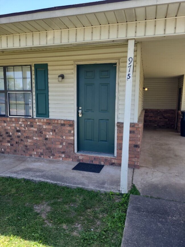 Photo - Piggott Duplexes Unit 975 E Margaret St