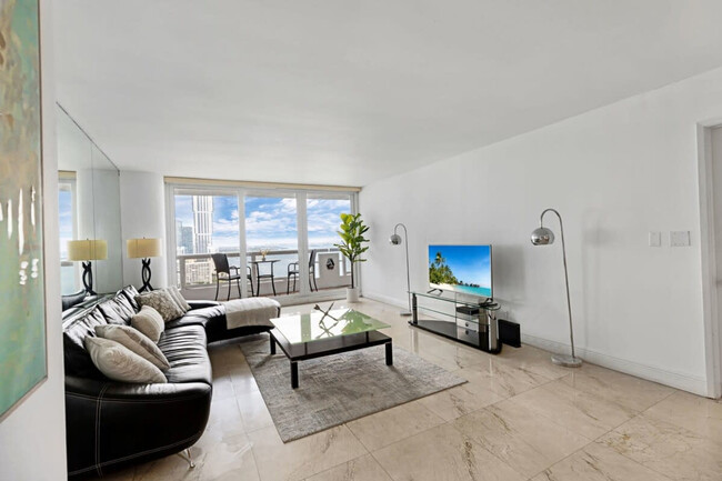 Photo - 1717 N Bayshore Dr Apartamento Unidad ID1054103P