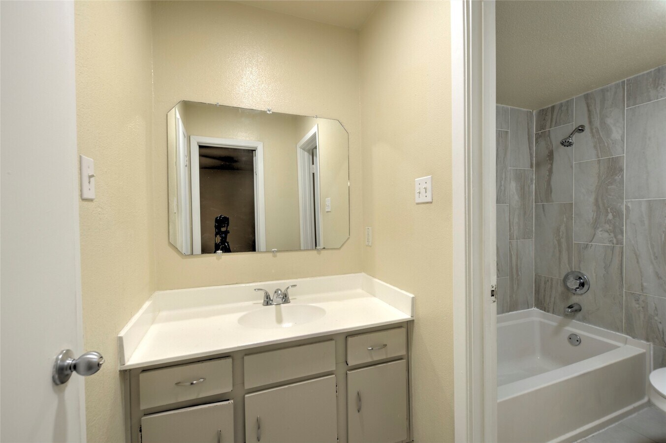 Photo - 9009 Richmond Ave Unit 607