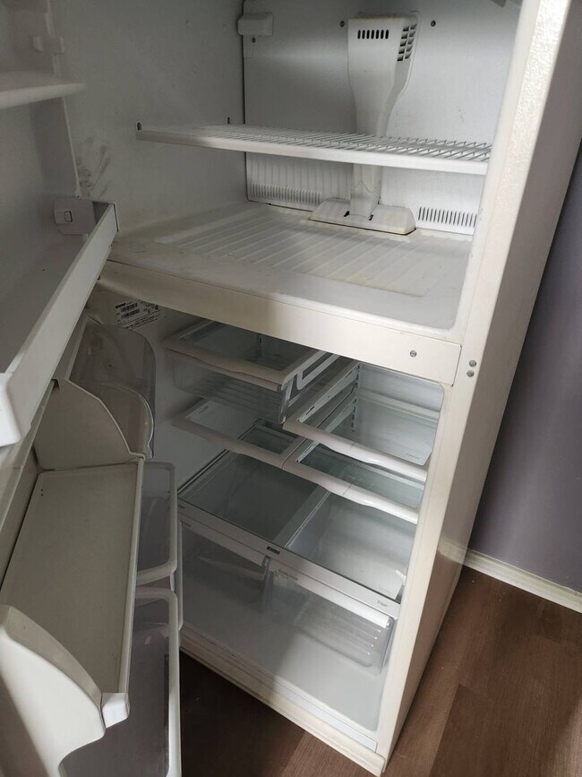 Photo - 521 W 14th St Unidad Up