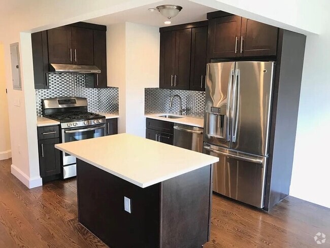 Building Photo - 26-50-50 28th St Rental