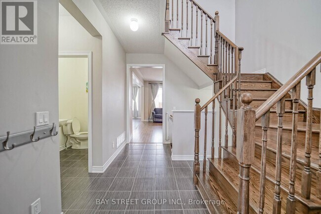 Photo - 7 Gordon Landon Dr