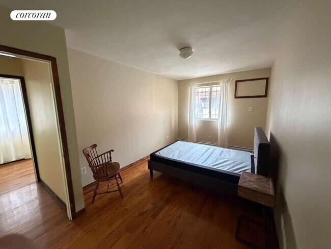 Photo - 91 E 57th St