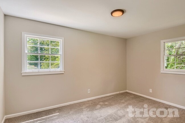 Photo - 535 Circle Dr