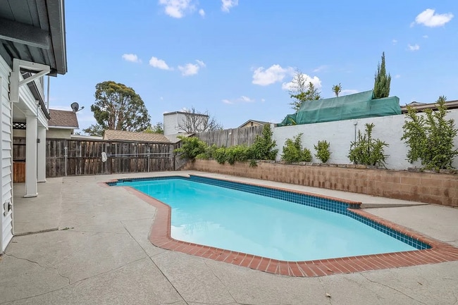 Photo - 8629 Stanwell St