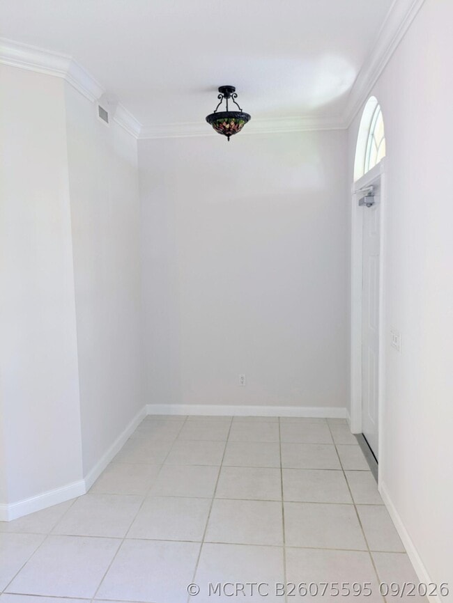 Photo - 143 Middlebury Dr