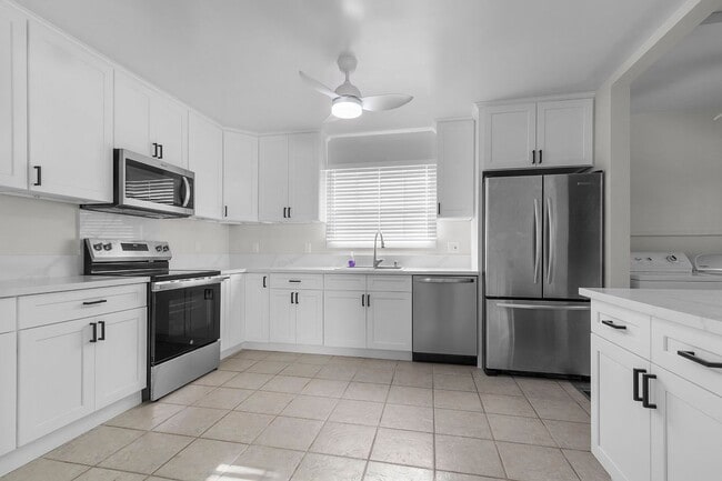 Building Photo - 6532 Sutter Ave Rental