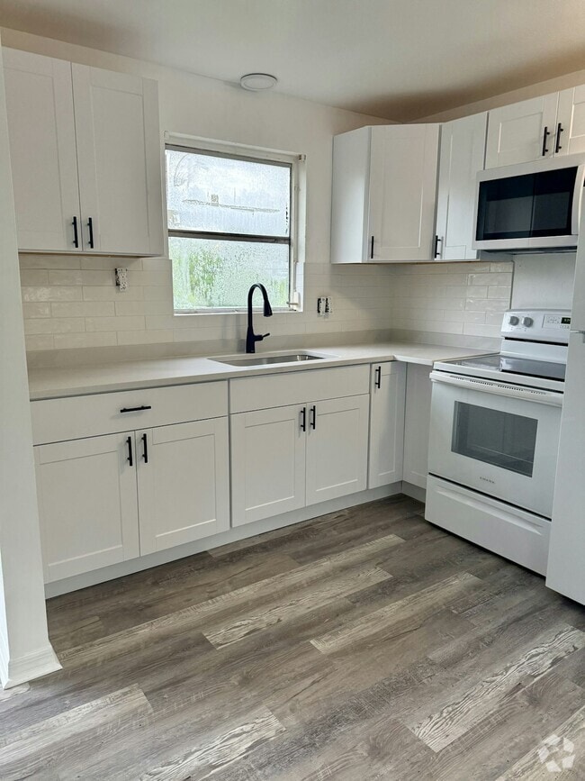 Building Photo - 8134 Krag Dr Rental