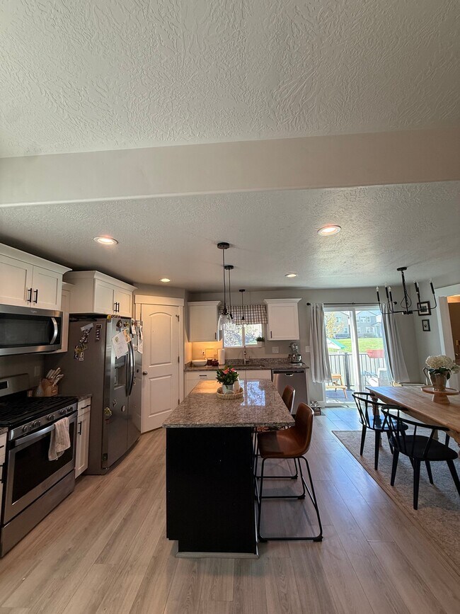 8627 N Cottonwood Alley