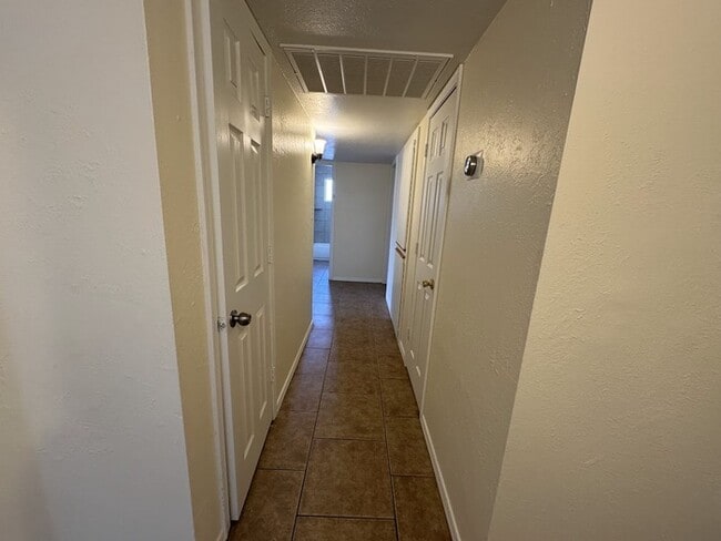 Photo - 5517 W Roma Ave