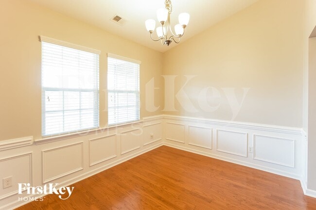 Photo - 647 Redbud Ln