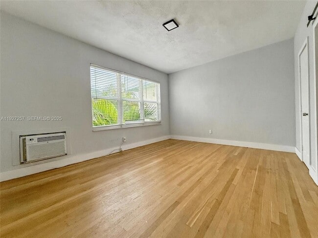 Photo - 315 W 28th St Unit 14